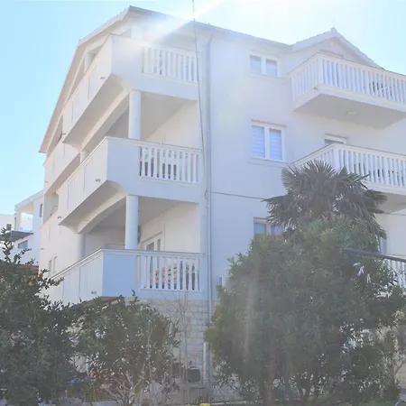 Janja Apartman Murter