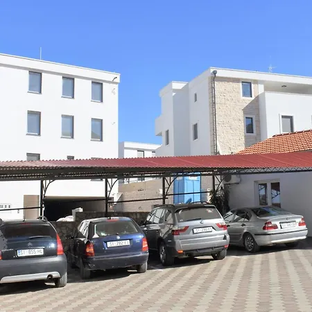 Janja Apartment *