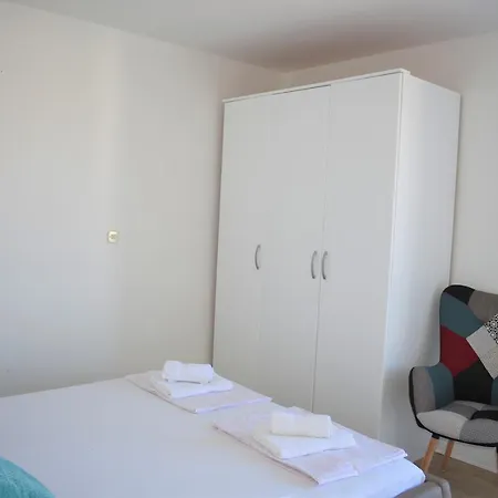 Apartment Janja Murter