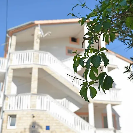 Apartment Janja Murter