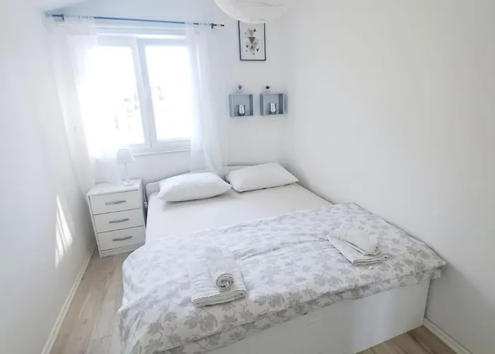 Apartment Janja Murter